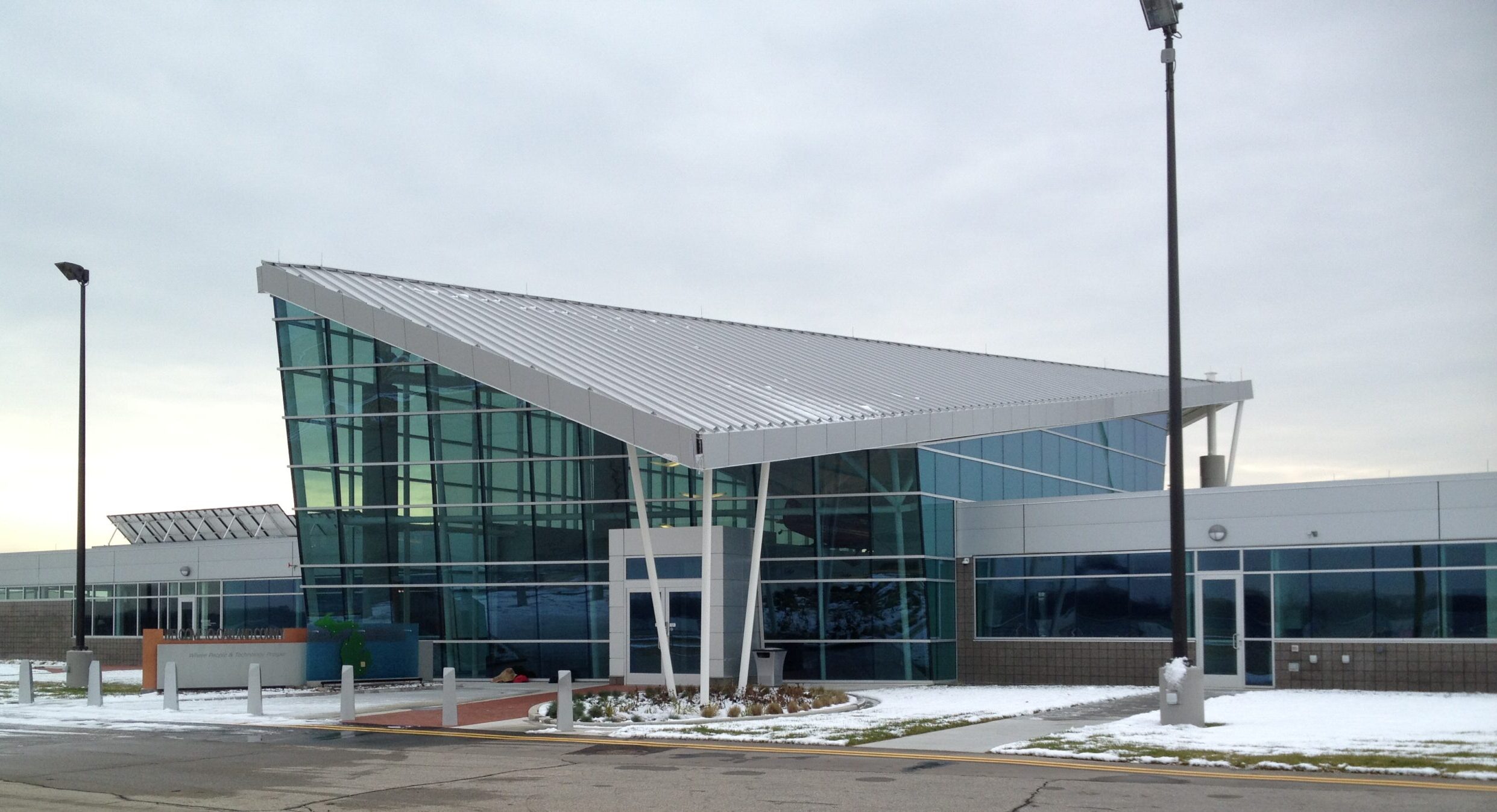 Oakland County International Airport PTK JetOptions Private Jets